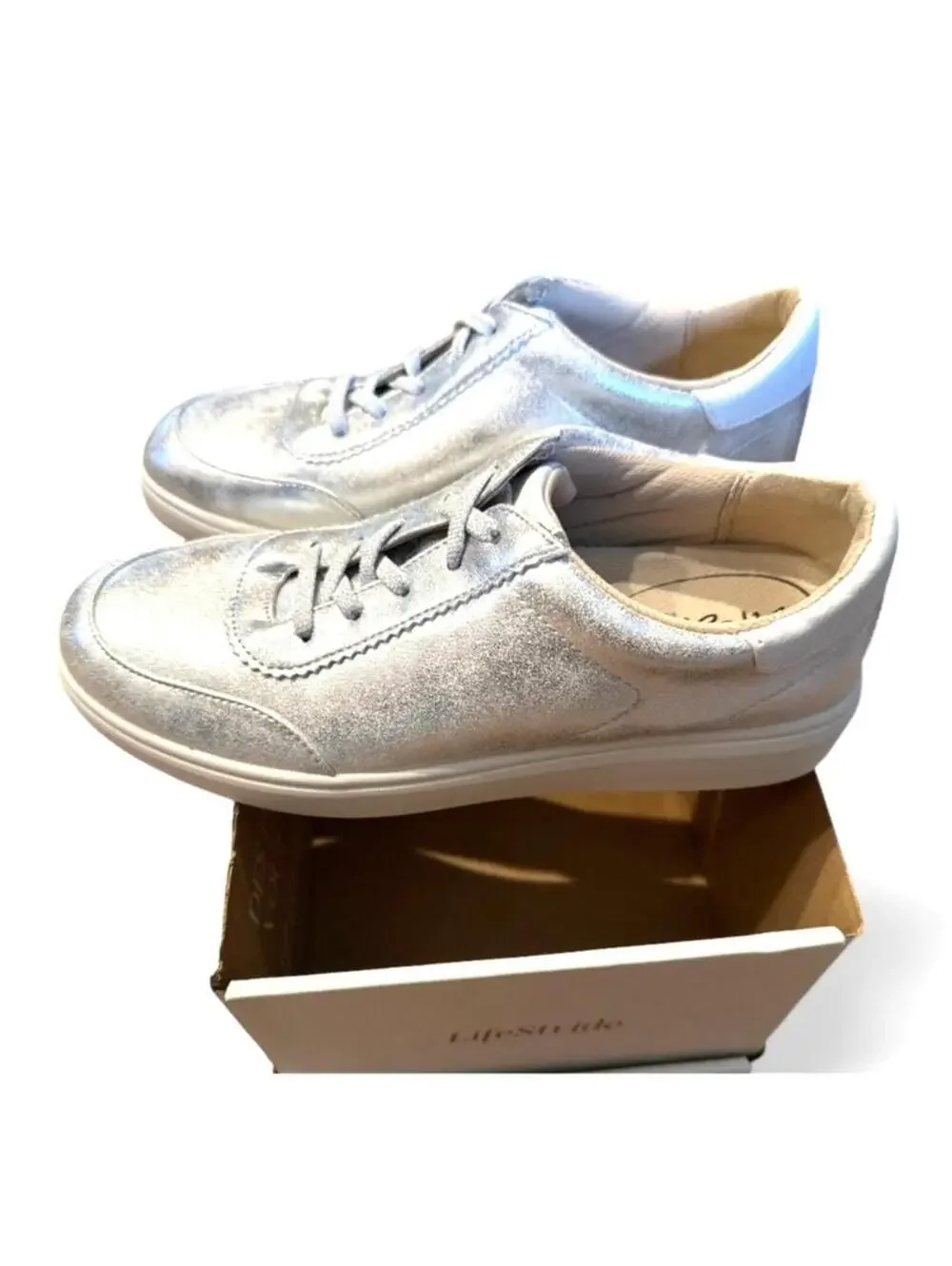 NWT LifeStride Comfort Sneakers Silver Womens 8.5W Happy Hour Machine Washable